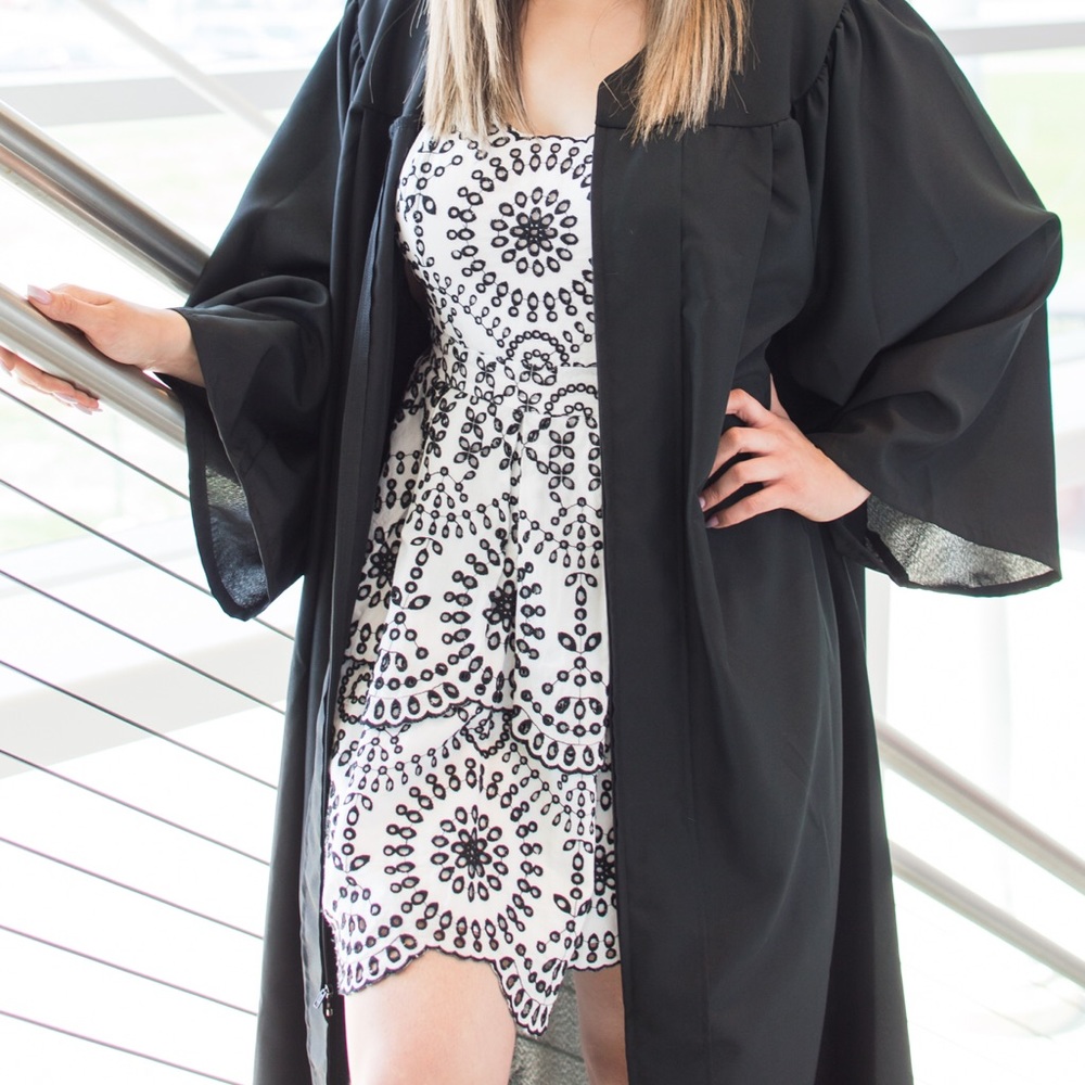 Printed black and white express dress